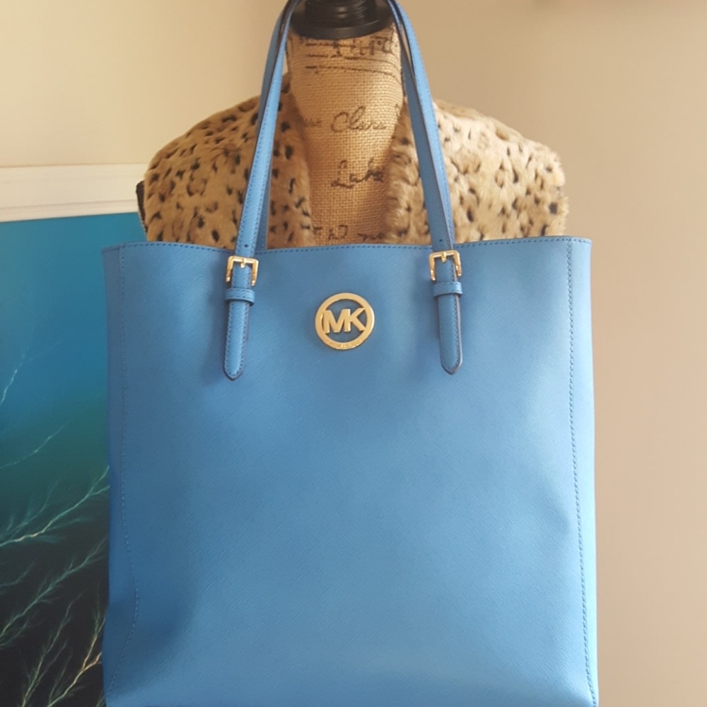 Michael Kors XL Tote Bag. - Picture 2 of 8
